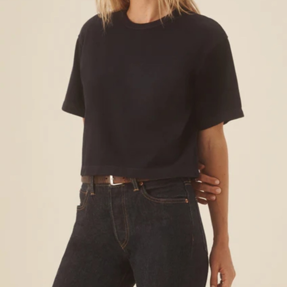 Buck Mason Field-Spec Boyfriend Crop Tee in Dress Navy Size L